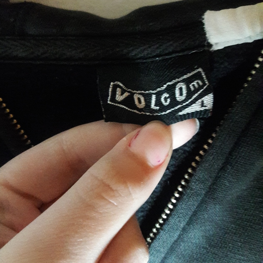 A black/gold colored Volcom Special Forces jacket - Picture 5 of 7